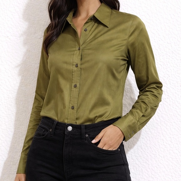 Banana Republic Tops - Banana Republic Olive Green Women’s Button Up